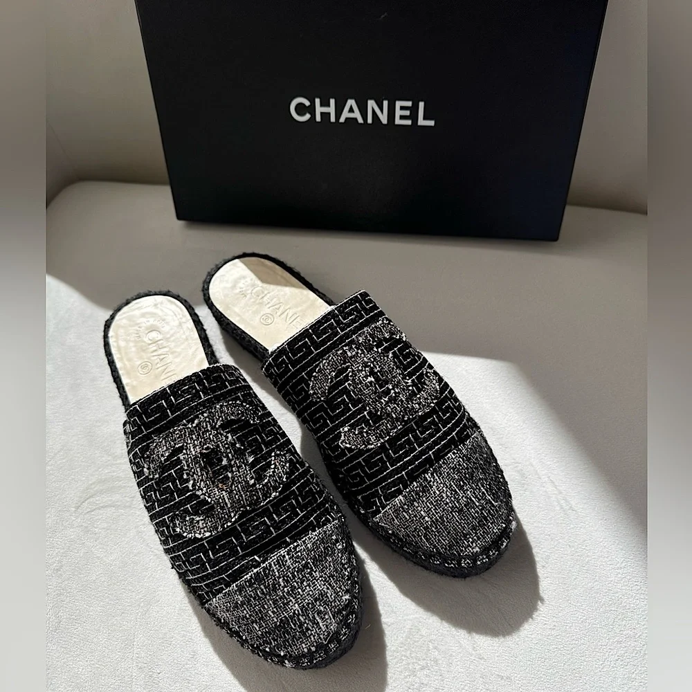 NEW Chanel Authentic Brand New CC Tweed Espadrilles/Mules Black Grey EU39 US:8.5